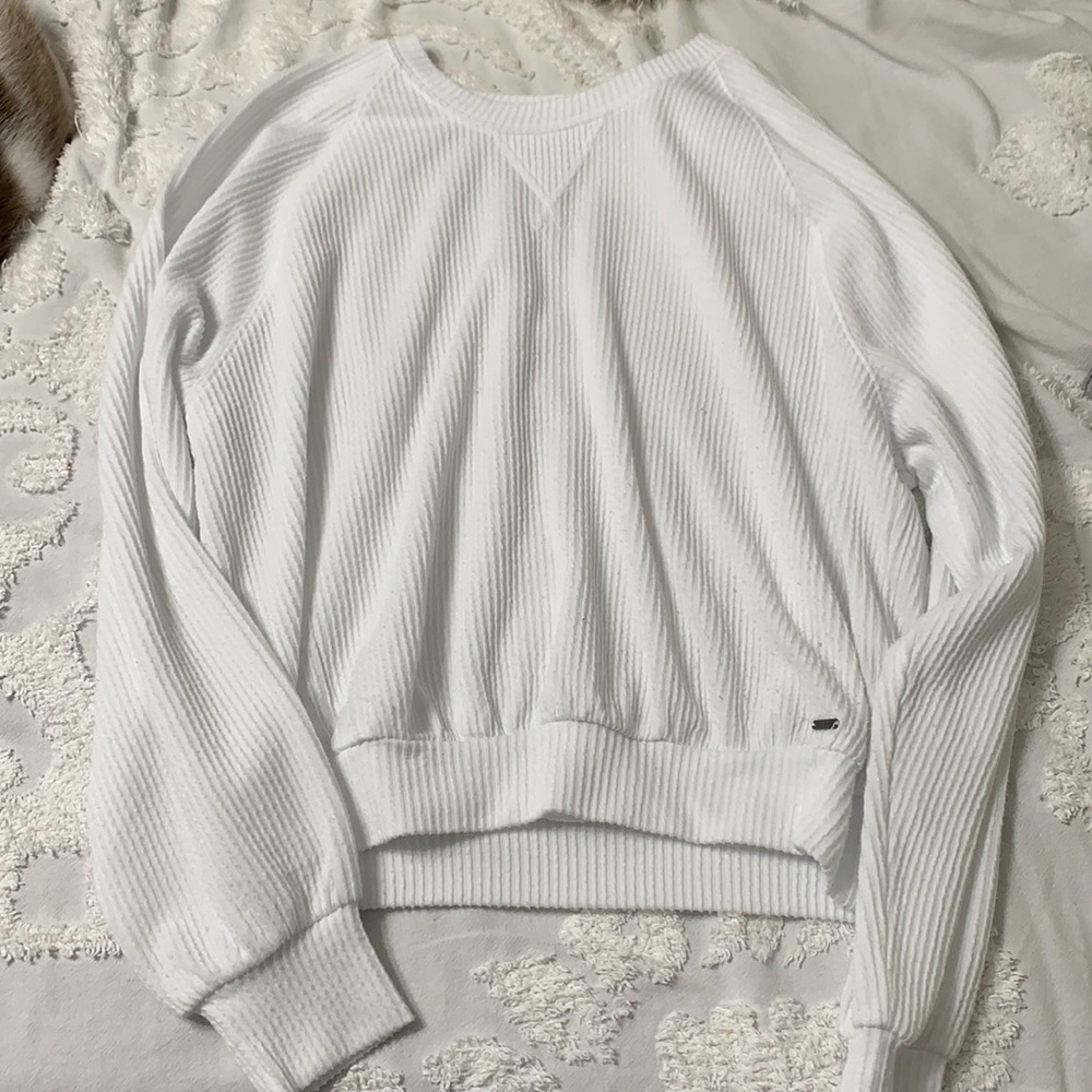 white soft hollister long sleeve